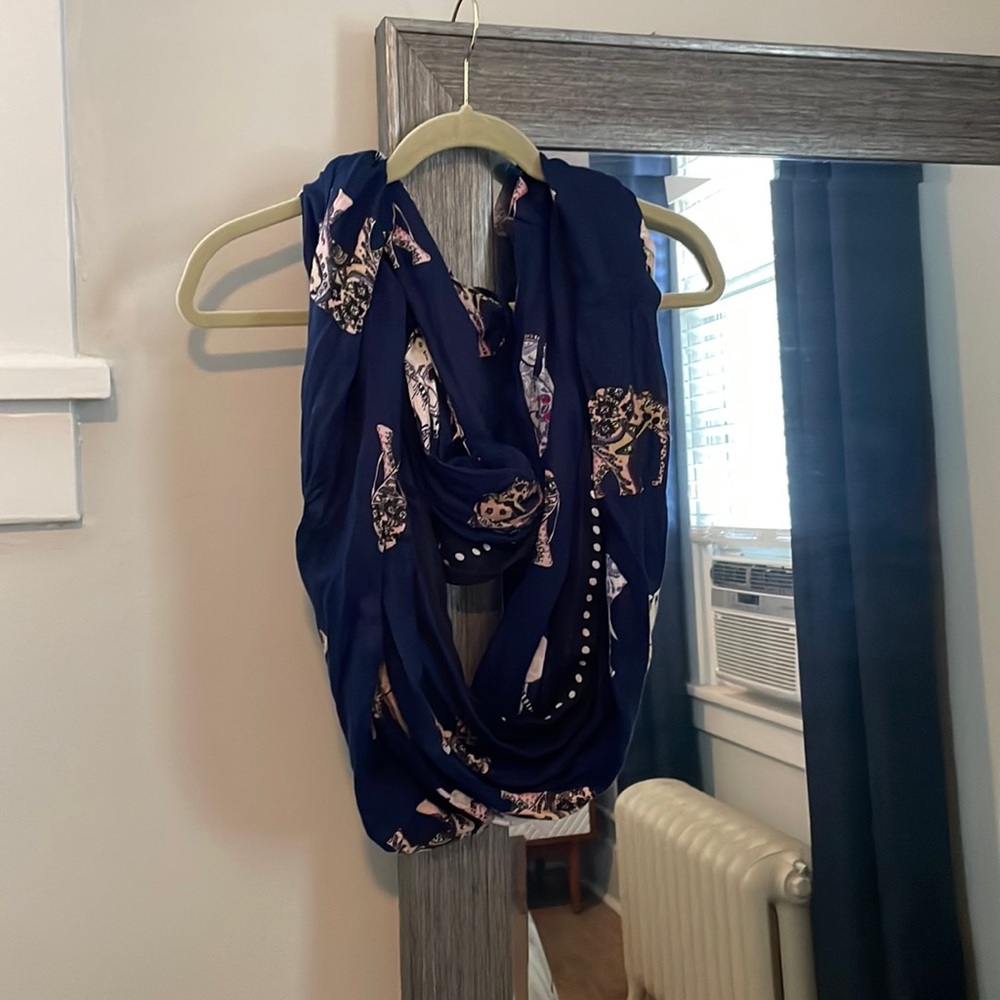 Infinity Scarf‎ - Picture 2 of 2